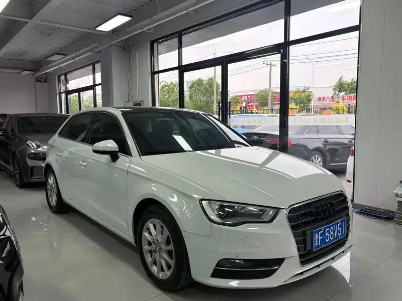 Audi A3 2016 Sportback 35 TFSI Leading Edition — миниатюра 3