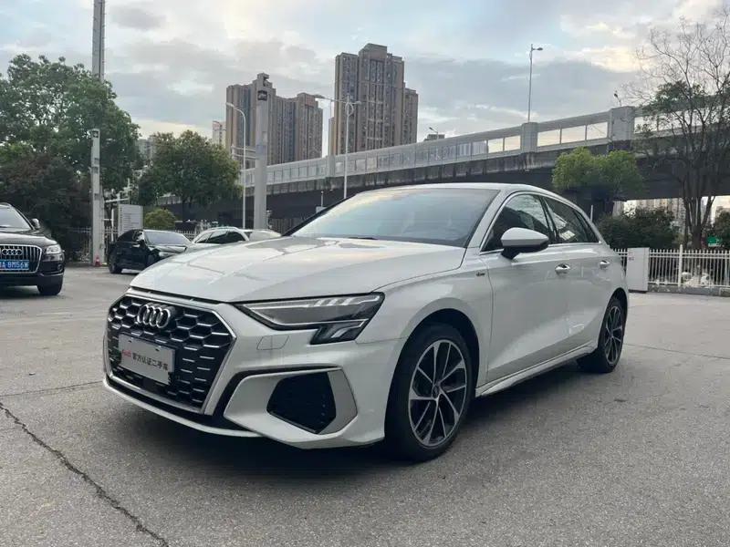 Audi A3 2023 Facelift Sportback 35 TFSI Progressive Sport — миниатюра 1