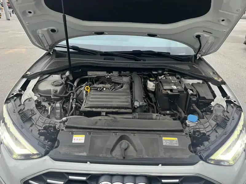 Audi A3 2023 Facelift Sportback 35 TFSI Progressive Sport — миниатюра 6