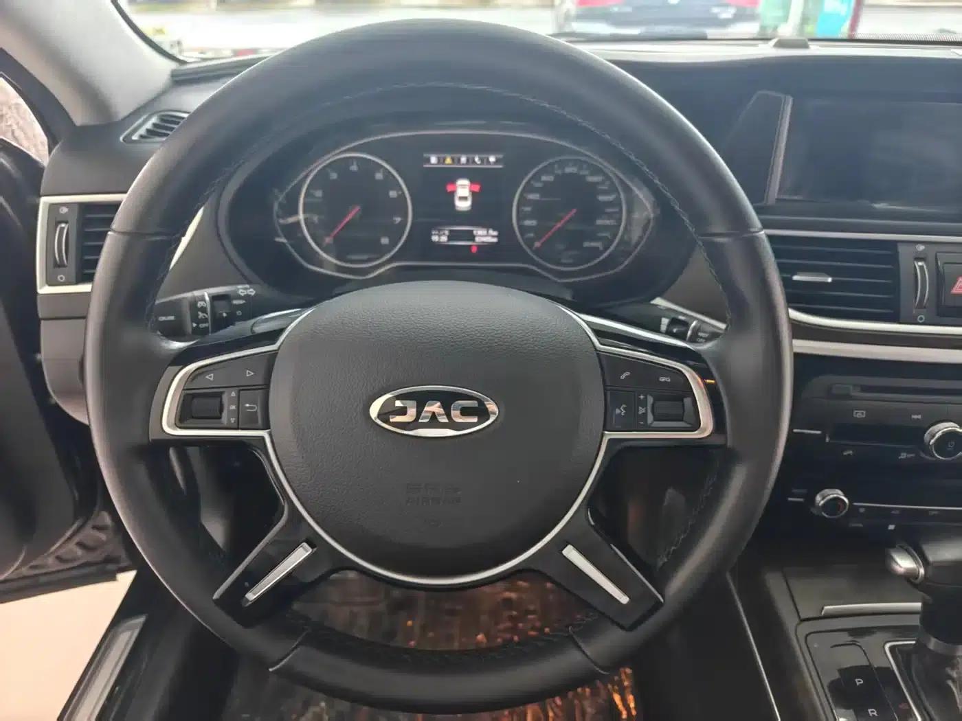 Refine A60 2017 1.5TGDI Automatic Luxury Edition — миниатюра 6