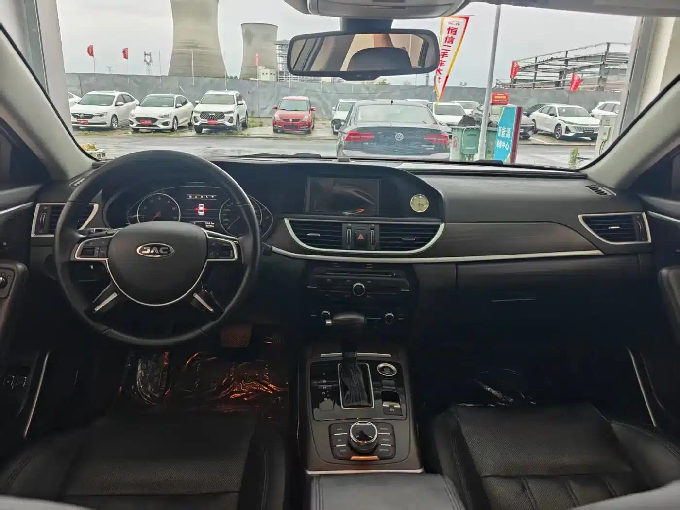 Refine A60 2017 1.5TGDI Automatic Luxury Edition — миниатюра 10