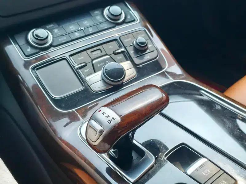 2017 Audi A8 A8L 45 TFSI quattro Comfort — миниатюра 11