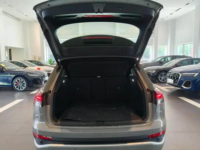 Audi Q4 e-tron 2024 Model 40 e-tron Adventure Edition — миниатюра 17