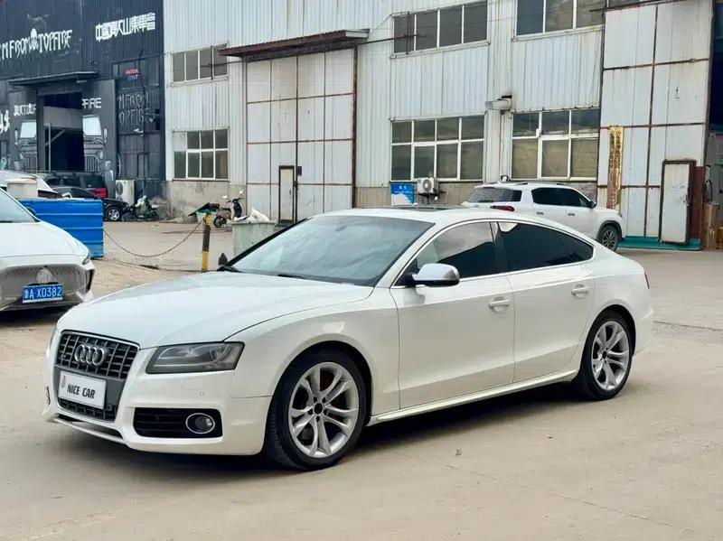 2010 Audi S5 3.0T Sportback — миниатюра 1