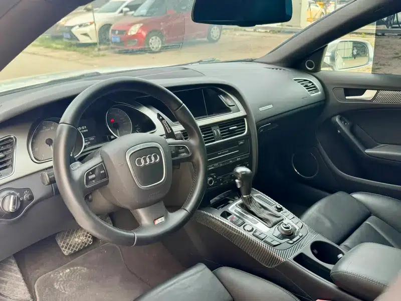 2010 Audi S5 3.0T Sportback — миниатюра 10