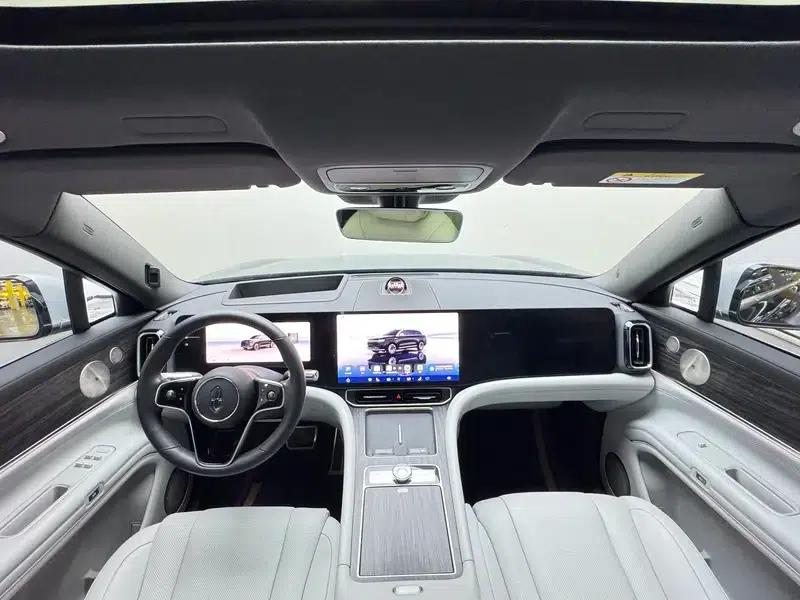 Wenjie M9 2024 Ultra Range Extended 6-Seater — миниатюра 14