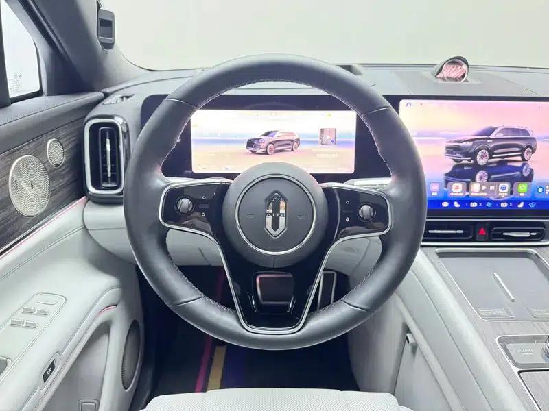 Wenjie M9 2024 Ultra Range Extended 6-Seater — миниатюра 16
