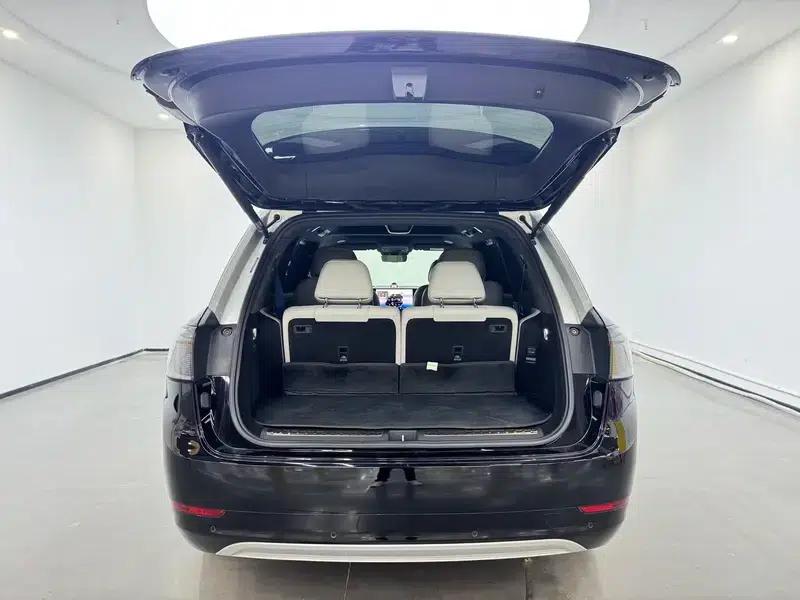 Wenjie M9 2024 Ultra Range Extended 6-Seater — миниатюра 20