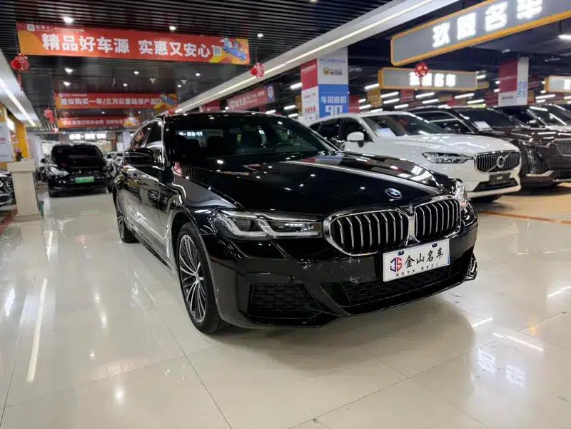 2022 BMW 5 Series 530Li Leading Edition M Sport Package — миниатюра 3
