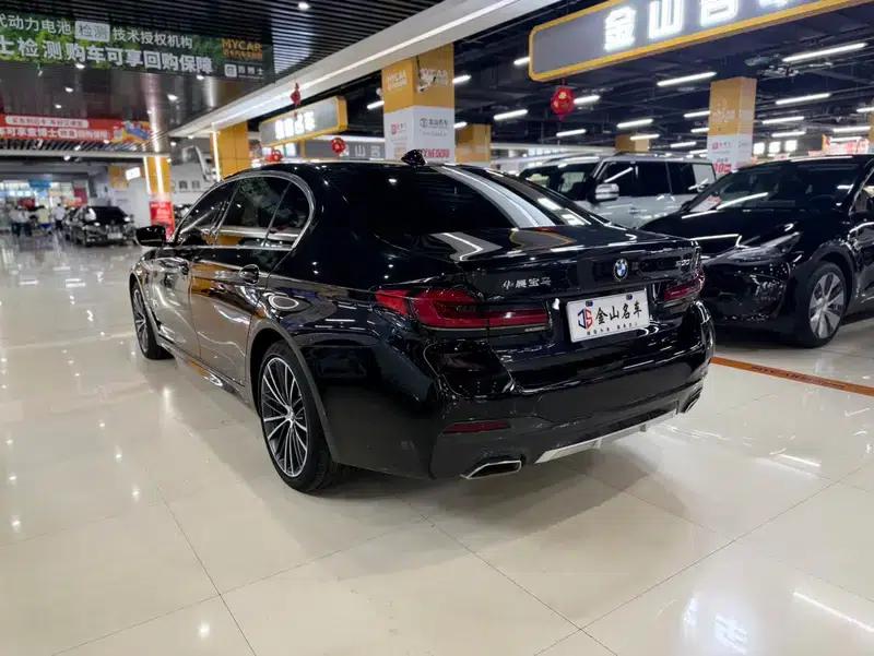 2022 BMW 5 Series 530Li Leading Edition M Sport Package — миниатюра 4