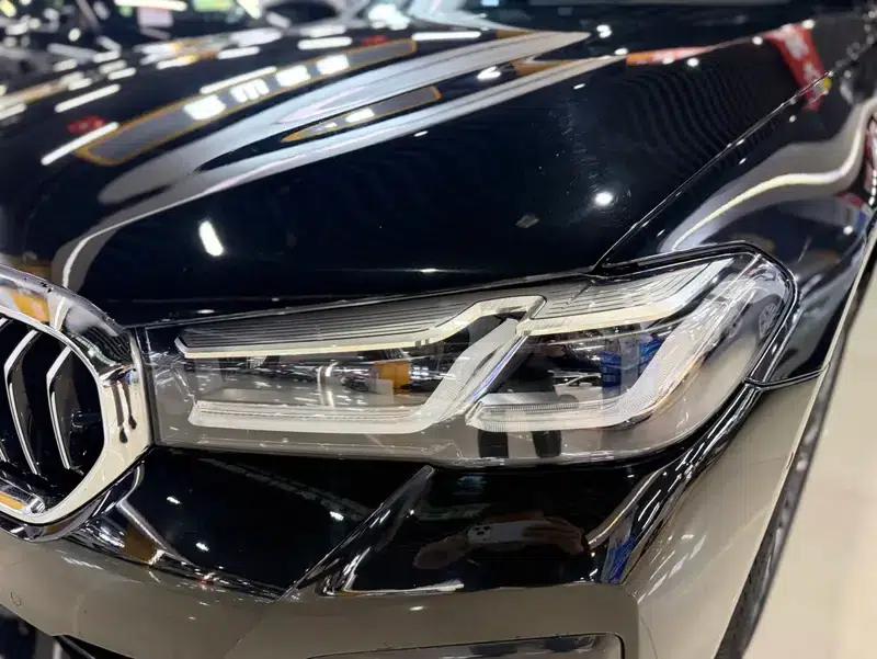 2022 BMW 5 Series 530Li Leading Edition M Sport Package — миниатюра 7