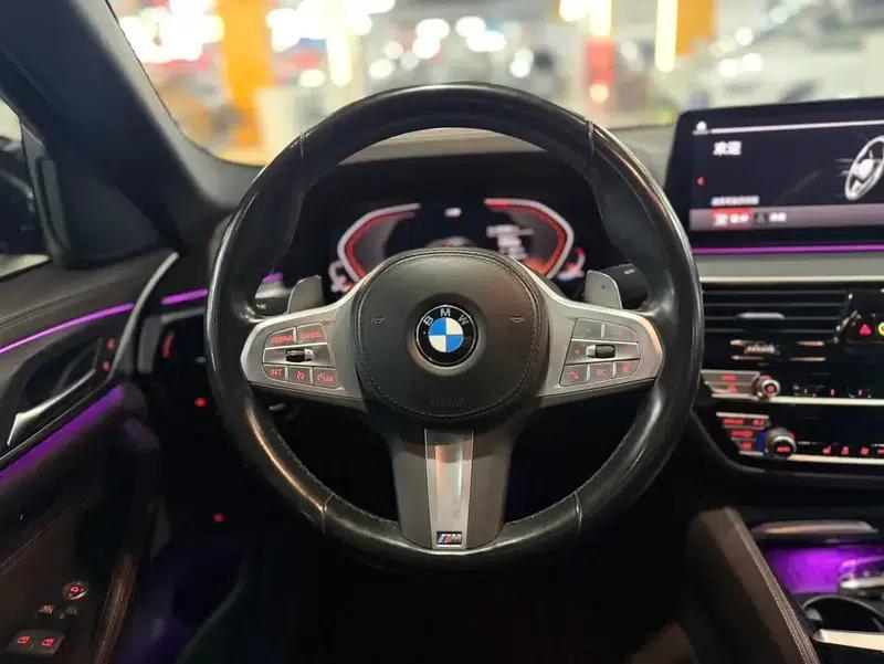 2022 BMW 5 Series 530Li Leading Edition M Sport Package — миниатюра 10