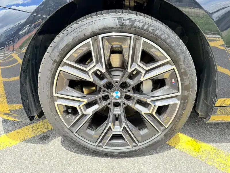 2025 BMW 5 Series Facelift 530Li Luxury M Sport Package — миниатюра 7