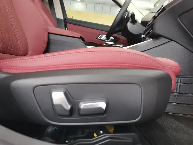 2023 BMW 3 Series 320Li M Sport Package — миниатюра 14