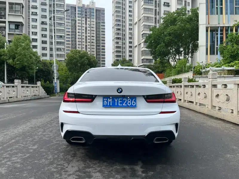 2020 BMW 3 Series 325i M Sport Package — миниатюра 6