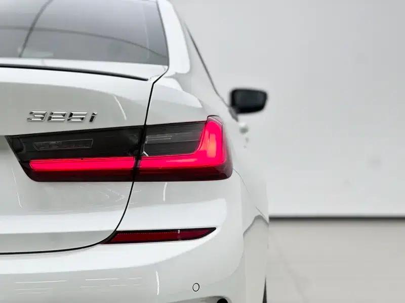 2020 BMW 3 Series Facelift 325i M Sport Shadow Edition — миниатюра 8