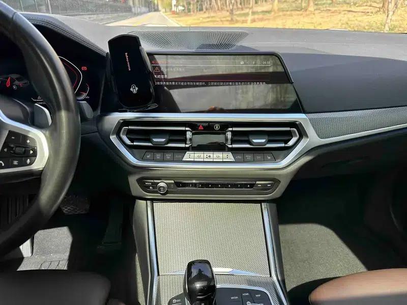2022 BMW 3 Series Facelift 325i M Sport Shadow Edition — миниатюра 9
