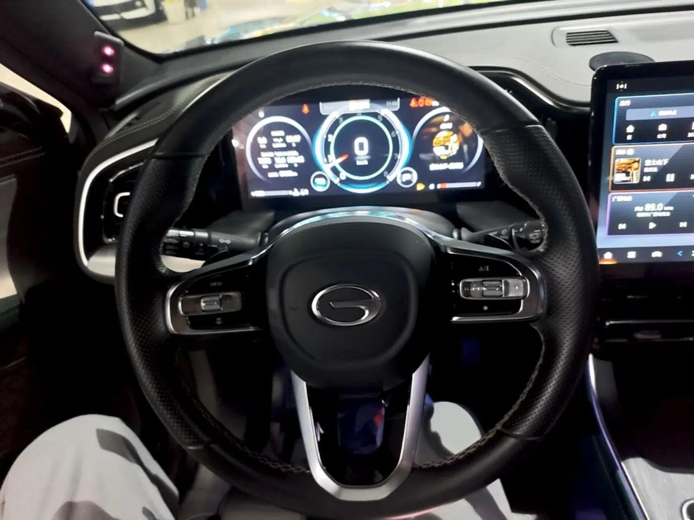 GAC Trumpchi GS8 2022 Linghang Series 2.0 TGDI Two-Wheel-Drive Luxury Smart Connectivity Version (7 Seats) — миниатюра 13