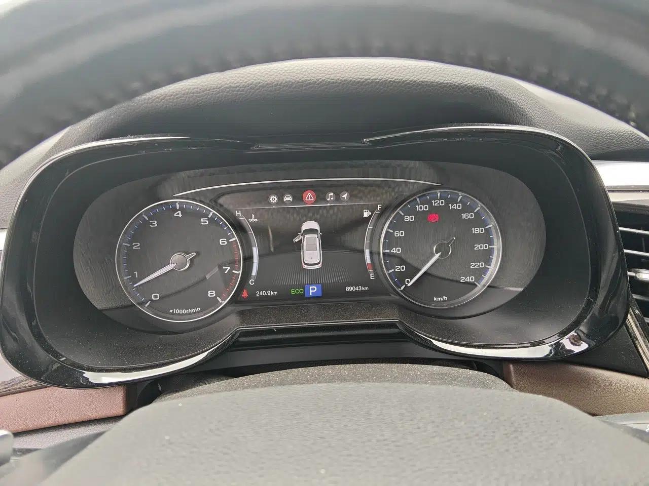 GAC Trumpchi GS8 2017 320T Two-Wheel Drive Luxury Smart Connectivity Version (7 Seats) — миниатюра 11