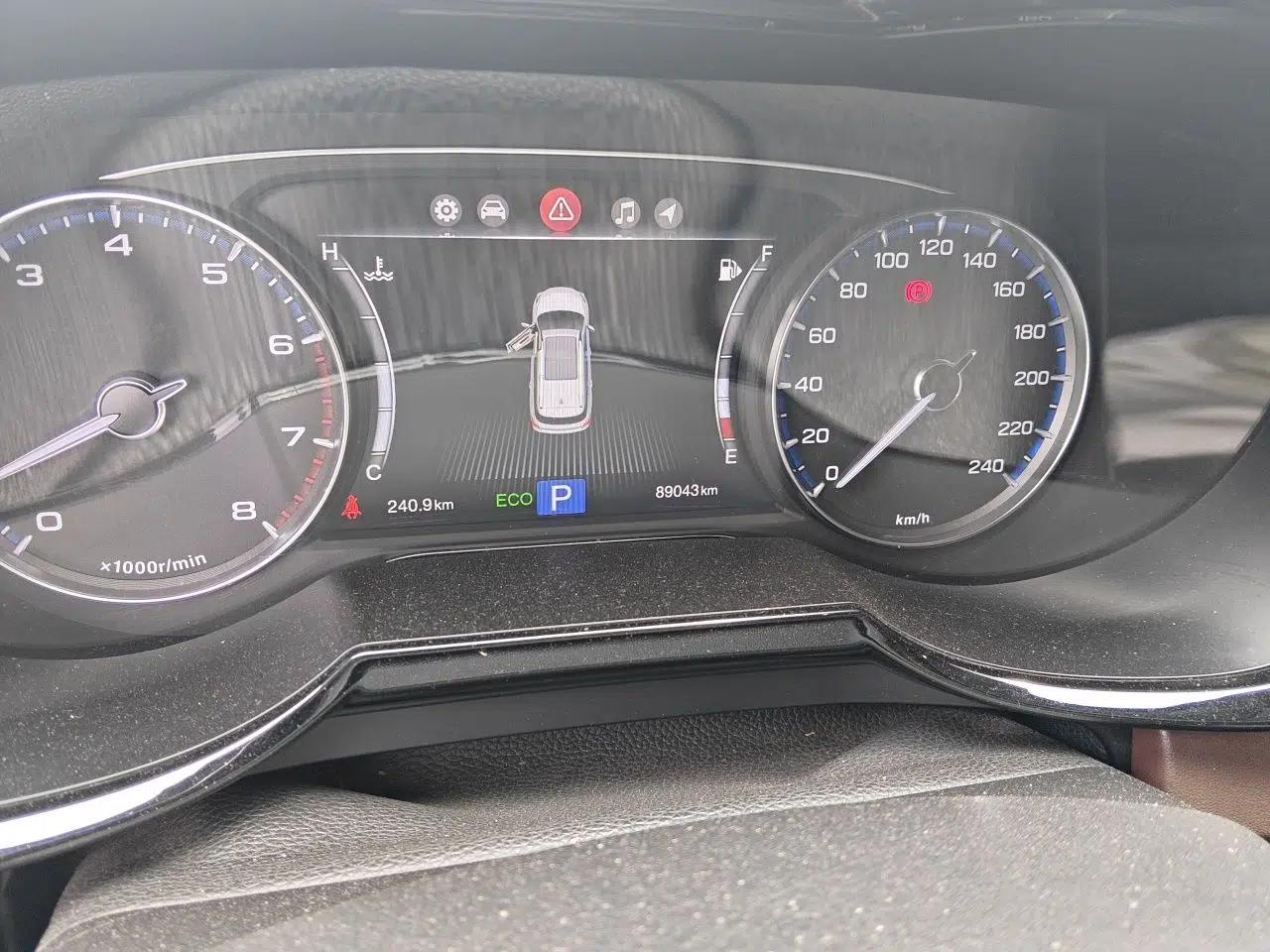 GAC Trumpchi GS8 2017 320T Two-Wheel Drive Luxury Smart Connectivity Version (7 Seats) — миниатюра 12