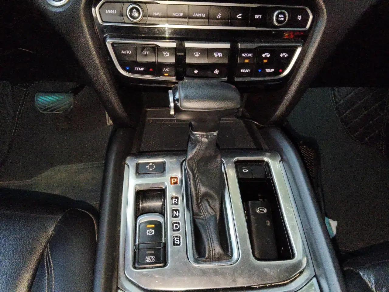 GAC Trumpchi GS8 2017 320T Two-Wheel Drive Luxury Smart Connectivity Version (7 Seats) — миниатюра 14