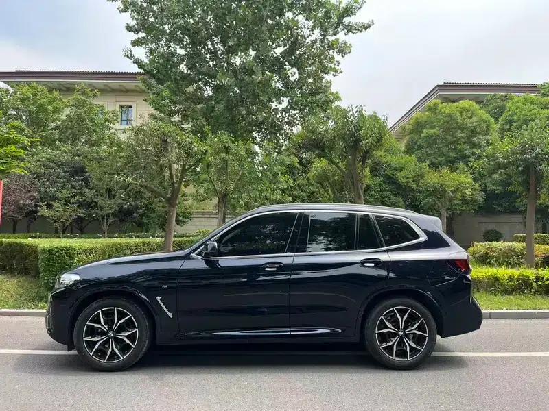 2024 BMW X3 2.0T Automatic AWD 5-seater Factory Custom Edition — миниатюра 3