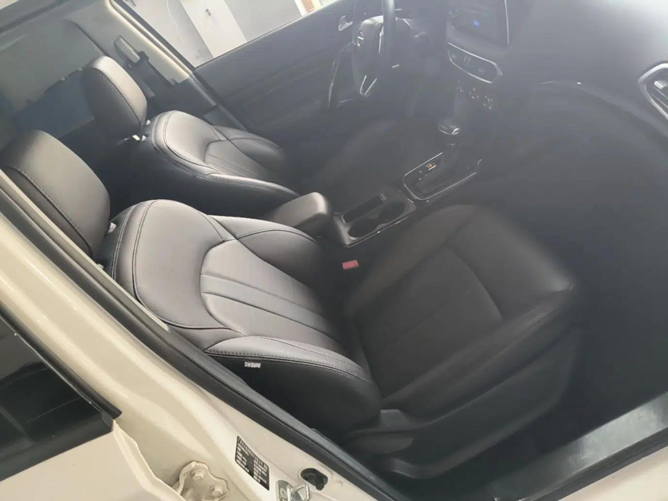 GAC Trumpchi GS4 2018 235T Automatic Two-Wheel Drive Luxury Smart Connectivity Millionth Anniversary Edition — миниатюра 19