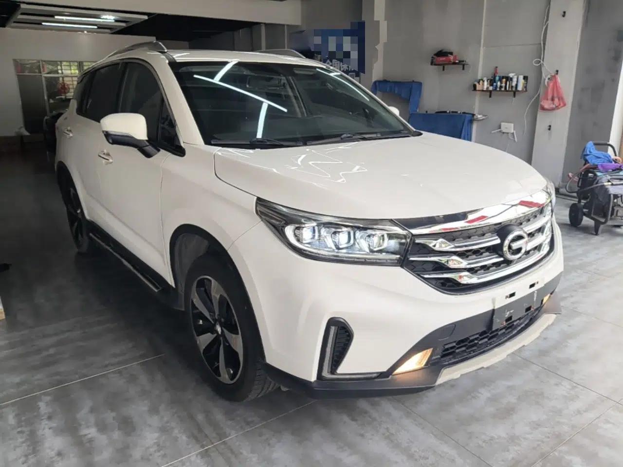 GAC Trumpchi GS4 2018 235T Automatic Two-Wheel Drive Luxury Smart Connectivity Millionth Anniversary Edition — миниатюра 3