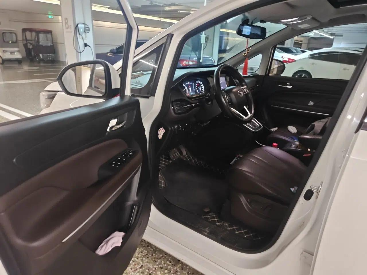 GAC Trumpchi M6 2019 270T Automatic Luxury Edition (7-seater) China V Standard — миниатюра 16