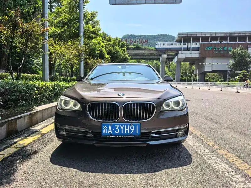 BMW 7 Series 2013 730Li Leading Edition — миниатюра 2