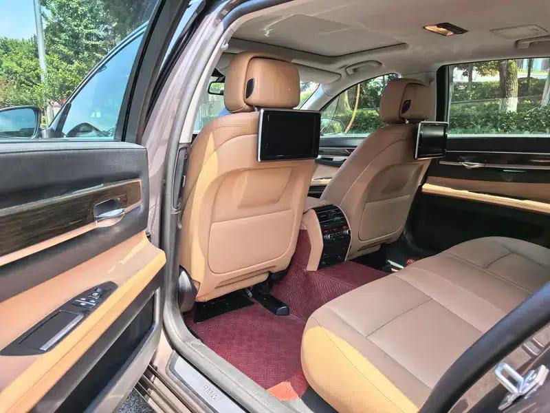 BMW 7 Series 2013 730Li Leading Edition — миниатюра 8