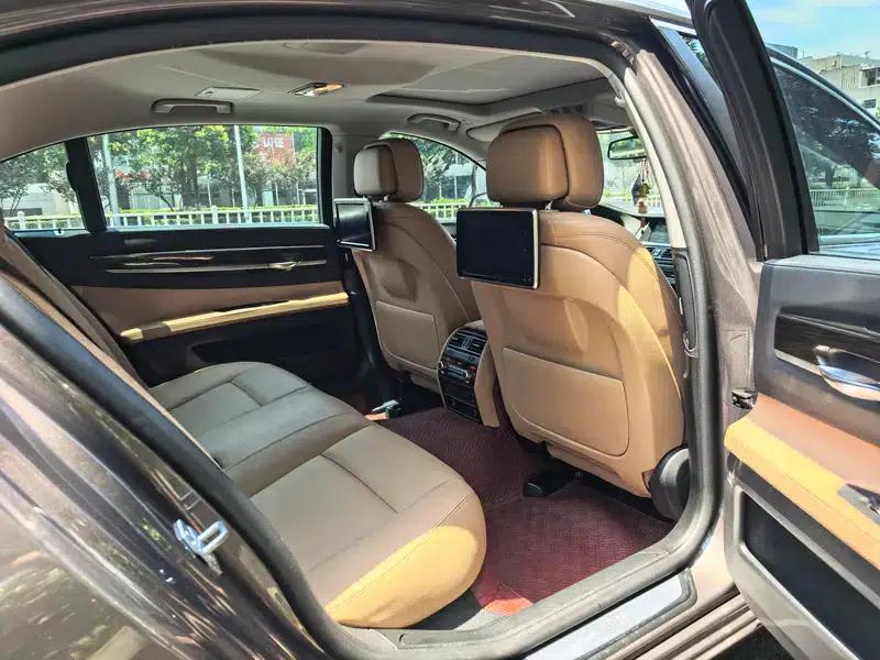 BMW 7 Series 2013 730Li Leading Edition — миниатюра 9