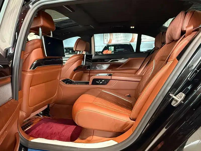 2019 BMW 7 Series Facelift M760Li xDrive V12 Sport Package — миниатюра 30