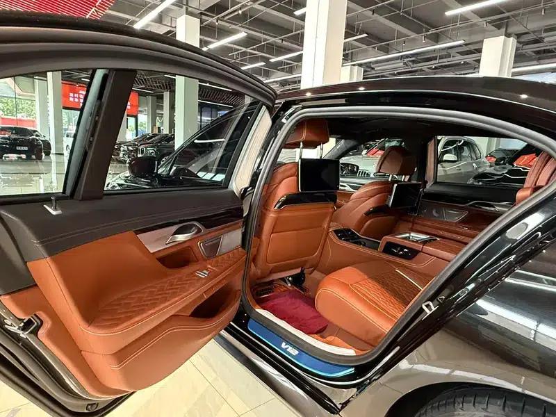 2019 BMW 7 Series Facelift M760Li xDrive V12 Sport Package — миниатюра 31