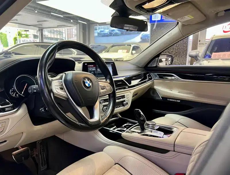 2018 BMW 7 Series 740Li xDrive Luxury M Sport Package — миниатюра 15