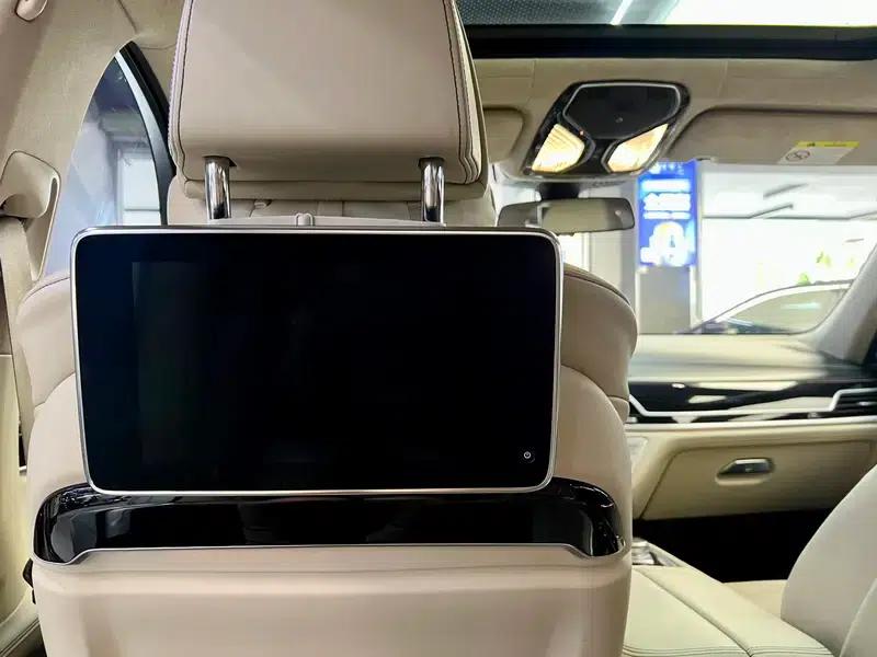 2018 BMW 7 Series 740Li xDrive Luxury M Sport Package — миниатюра 18