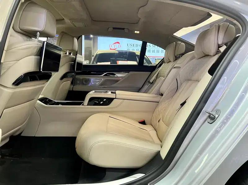 2018 BMW 7 Series 740Li xDrive Luxury M Sport Package — миниатюра 19