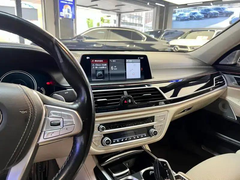 2018 BMW 7 Series 740Li xDrive Luxury M Sport Package — миниатюра 5