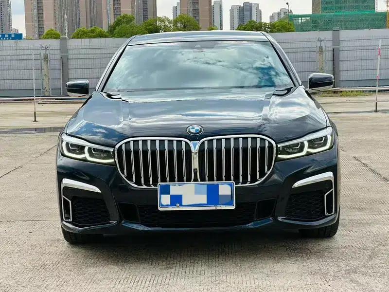 2019 BMW 7 Series 740Li Leading Edition M Sport Package — миниатюра 2