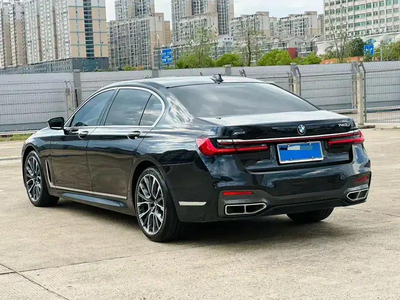 2019 BMW 7 Series 740Li Leading Edition M Sport Package — миниатюра 4