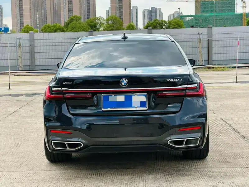 2019 BMW 7 Series 740Li Leading Edition M Sport Package — миниатюра 5