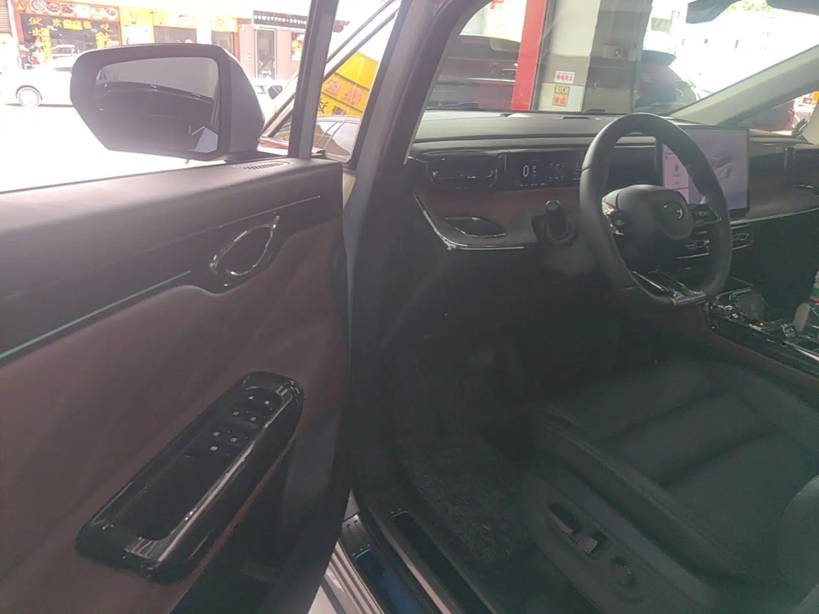 GAC Trumpchi E8 New Energy 2024 150km MAX+ — миниатюра 18