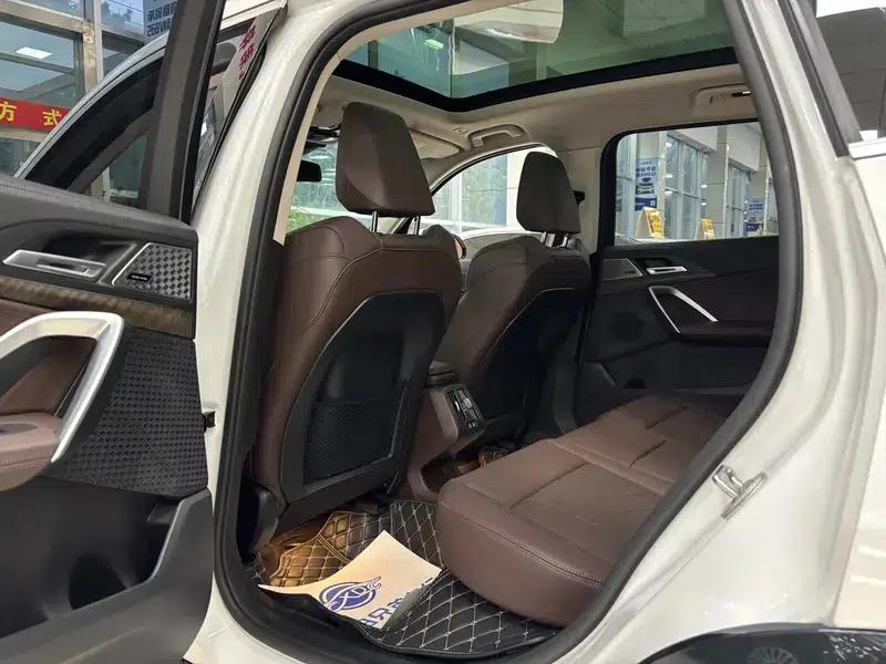 2023 BMW X1 xDrive25Li X Design Package — миниатюра 7
