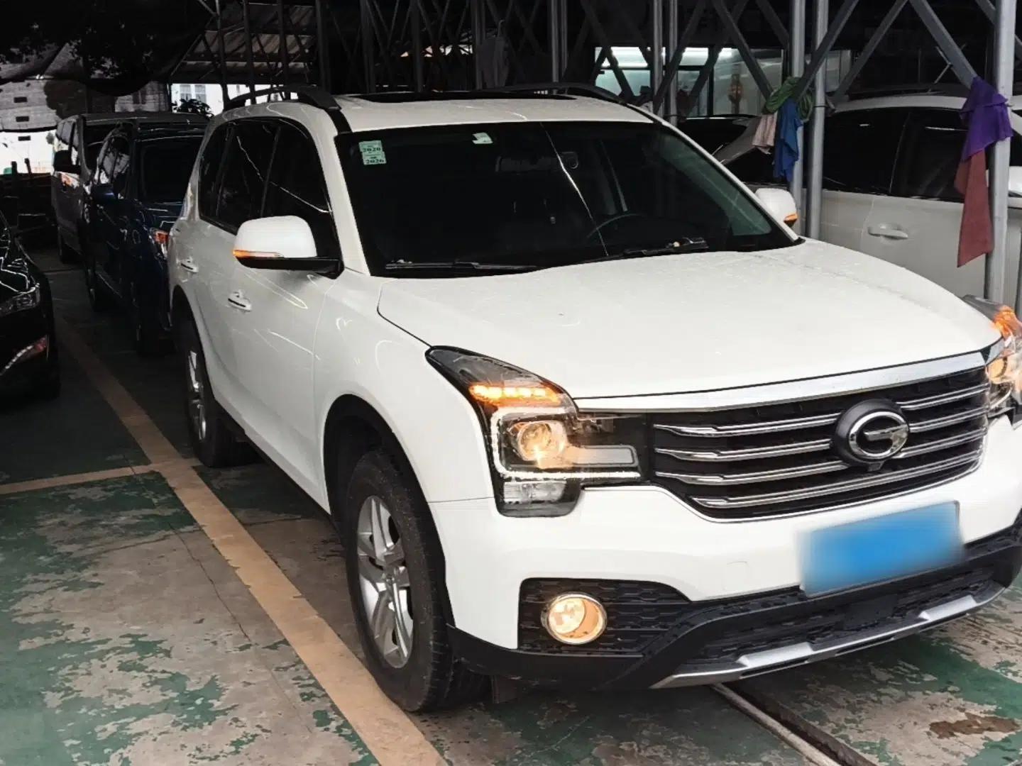 GAC Trumpchi GS7 2017 280T Two-Wheel Drive Luxury Model — миниатюра 3