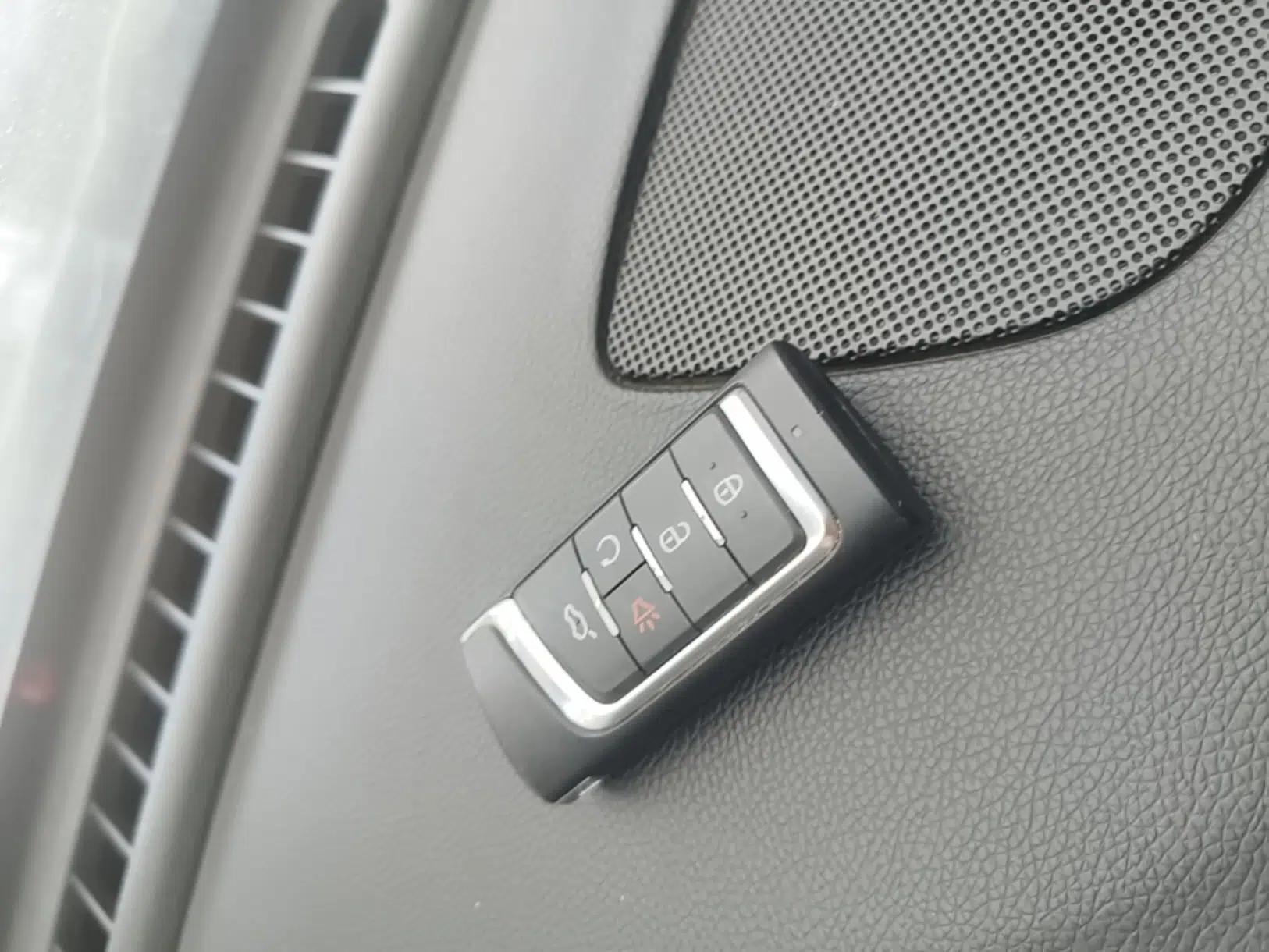 GAC Trumpchi GS7 2017 280T Two-Wheel Drive Luxury Model — миниатюра 28