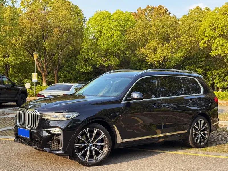 2021 BMW X7 xDrive40i Executive M Sport Package — миниатюра 1