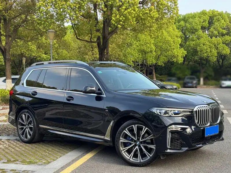 2021 BMW X7 xDrive40i Executive M Sport Package — миниатюра 3