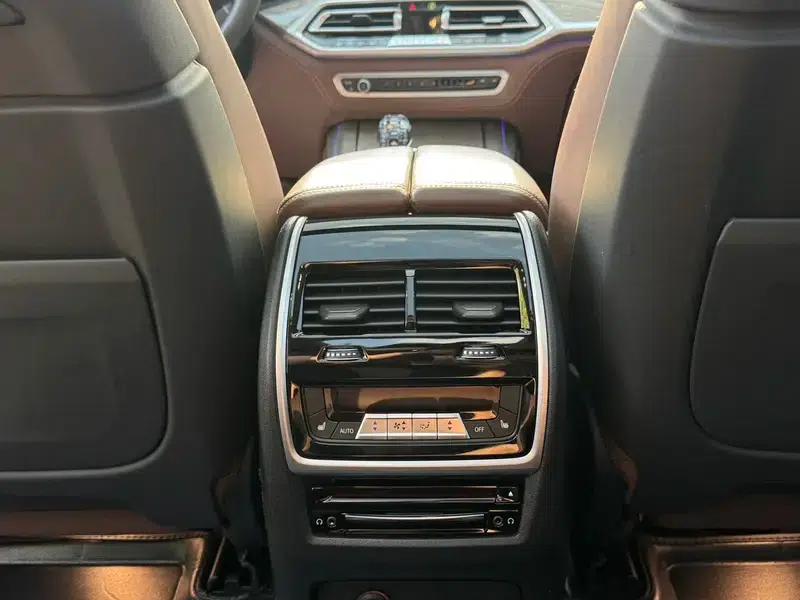 2021 BMW X7 xDrive40i Executive M Sport Package — миниатюра 9