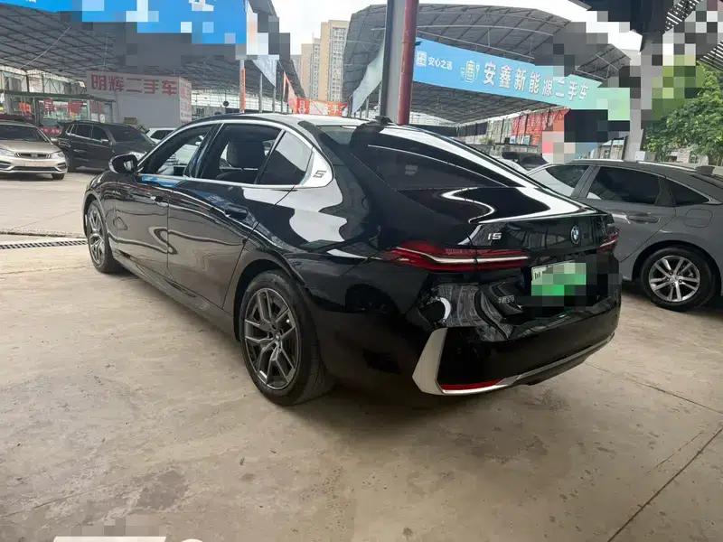 BMW i5 2024 eDrive35L Luxury Package — миниатюра 4