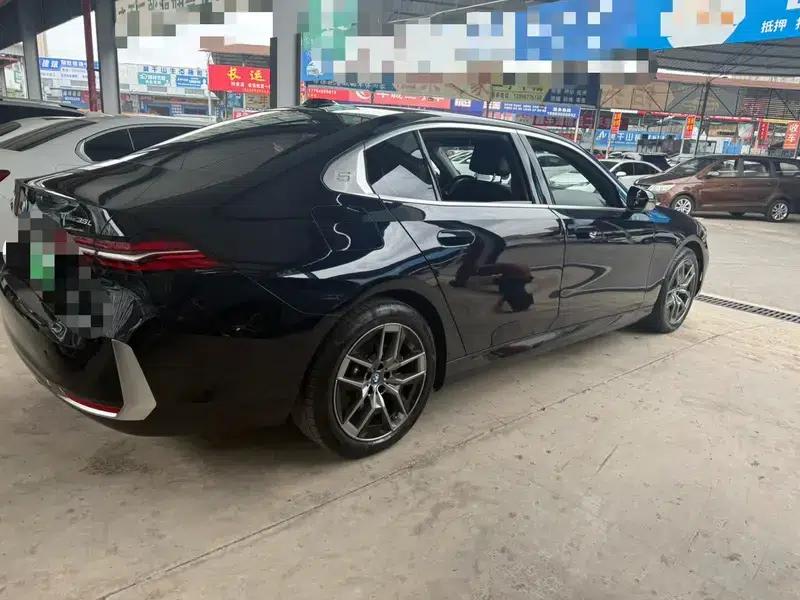 BMW i5 2024 eDrive35L Luxury Package — миниатюра 6